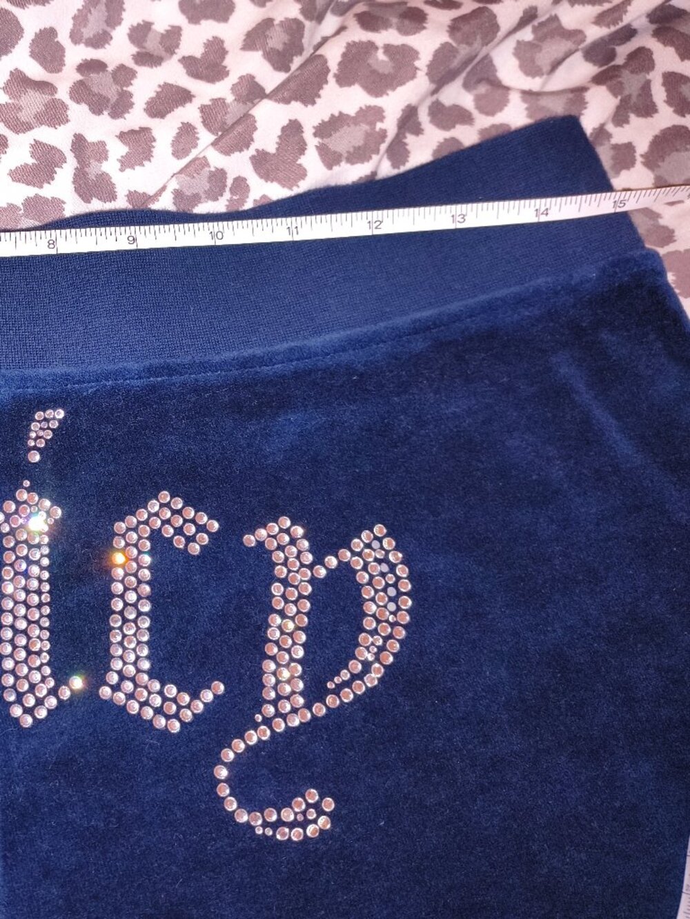 Juicy Couture Velour Short Set - Picture 8 of 8